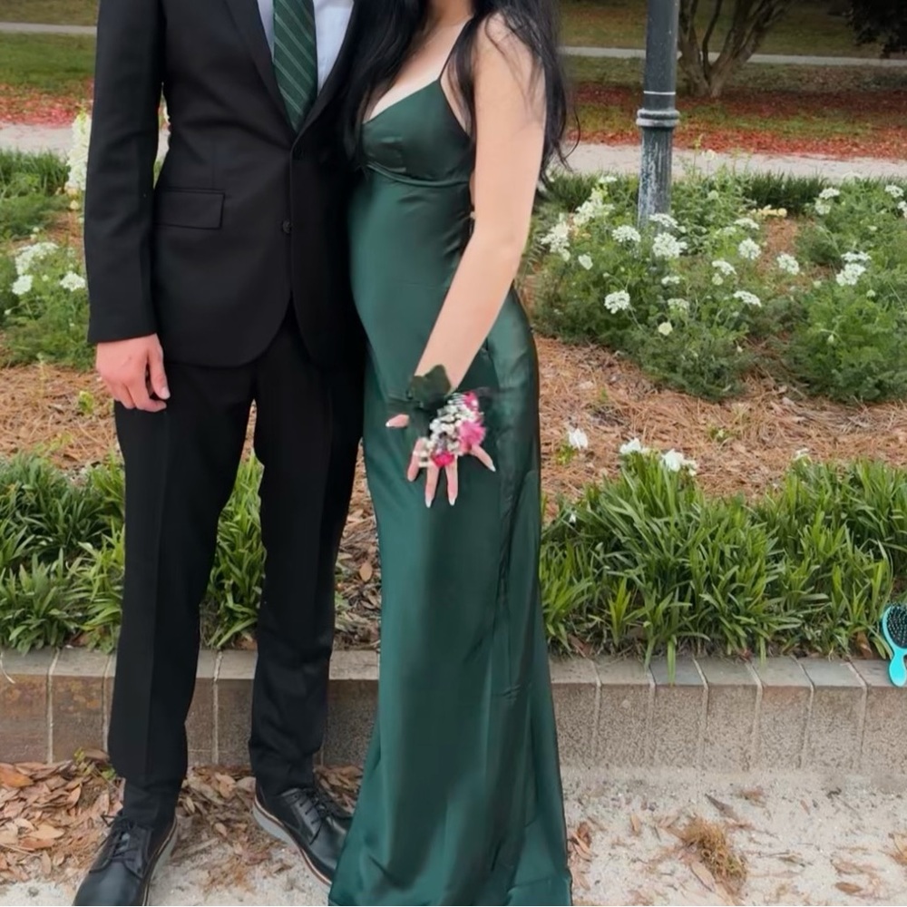 Emerald green prom dress